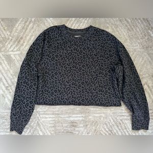 Abercrombie & Fitch Soft A&F Cropped Leopard Print Pullover Crewneck Sweatshirt